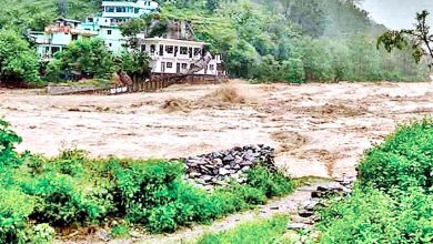 Photo of पिथौरागढ़ में बादल फटने से तबाही, नदी में समा गए कई घर￼