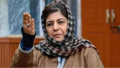 Photo of कश्मीर: सरकारी स्कूलों में प्रार्थना में ‘हिंदू भजन’ रघुपति राघव राजाराम गाने पर महबूबा मुफ्ती ने जताया एतराज ￼