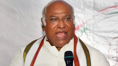Photo of मल्लिकार्जुन खड़गे भारी बहुमत से जीतेंगे कांग्रेस अध्यक्ष पद का चुनाव: अशोक गहलोत