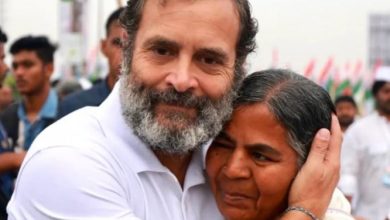 Photo of आज कांग्रेस नेता राहुल गांधी के साथ ‘भारत जोड़ो यात्रा’ में शामिल हुईं रोहित वेमुला की मां..