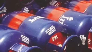 Photo of घटीं कमर्शियल गैस सिलेंडर की कीमत ,जानें नया रेट..