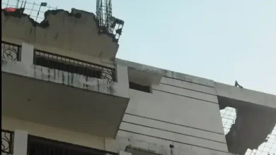 Photo of लखनऊ में ढहाए जा रहे नजूल जमीन पर बने अवैध अपार्टमेंट..