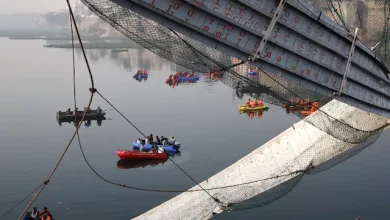Photo of गुजरात- पुल टूटने के मामले में कोर्ट ने चार आरोपियों को पुलिस हिरासत में भेजा