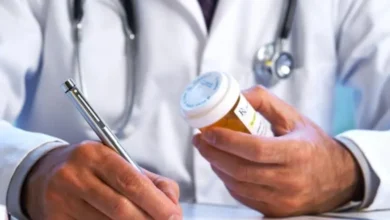 Photo of सरकारी अस्पतालों और मेडिकल कॉलेजों में मरीजों को ब्रांडेड दवा लिखने वाले डॉक्टरों पर होगी सक्त कार्रवाई