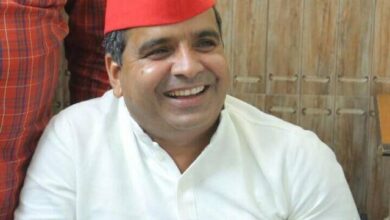 Photo of पुलिसवालों पर भड़के पूर्व सांसद धर्मेंद्र यादव, जानें क्या कुछ कहा…