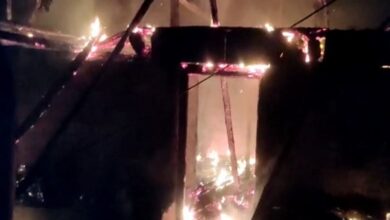 Photo of तेलंगाना में दर्दनाक हादसा, आग लगने से दो बच्चियों समेत 6 लोगों की जिंदा जलकर मौत