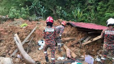 Photo of मलेशिया की राजधानी में हुआ भूस्खलन, 21 लोगों की मौत व 12 अन्य लोगों के मलबे में दबे होने की आशंका