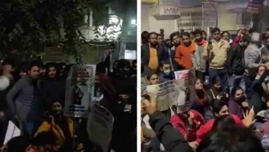 Photo of UPSC में एक्स्ट्रा चांस की मांग पर बैठे विरोध प्रदर्शन अभ्यर्थियों को दिल्ली पुलिस ने खदेड़ा