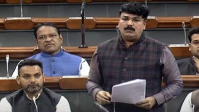 Photo of राहुल शेवाले ने शिवसेना नेता आदित्य ठाकरे पर लगाएं सनसनीखेज आरोप, उन्होंने लोकसभा में कहा…