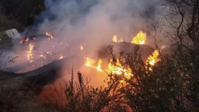 Photo of दो झुग्गियों में आग लगने से मचा हड़कंप,  दमकल वाहनों ने आग पर पाया काबू