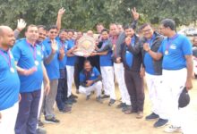 Photo of RSMT शिक्षक टीम ने यूपी इंटर कॉलेज शिक्षक टीम को आठ विकेट से हराया
