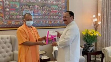 Photo of जेपी नड्डा और सीएम योगी आदित्‍यनाथ ने उठाया बनारस की चाय का लुत्‍फ…
