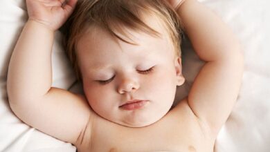 Photo of क्‍या आपके बच्‍चे को भी रात में नींद नहीं आती है, कहीं उसके सेहत से जुड़ी गलति‍यां तो नहीं कर रहे हैं आप?