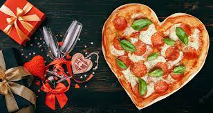 Photo of वैलेंटाइन के दिन अपने साथी के लिए घर पर बनाएं हार्ट शेप पिज्जा, यहं जानें बनाने का तरीका ..