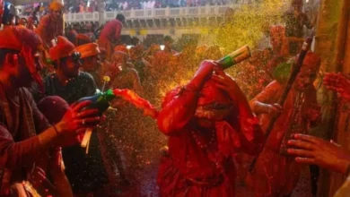 Photo of आइए जानें, वृंदावन के इन मंदिरों के बारे में जहाँ दिखते हैं होली के खास नजारे…