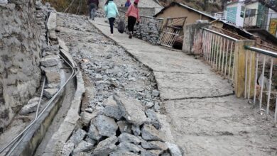 Photo of एक बार फिर दरारों ने बढ़ाई जोशीमठ के लोगो की चिंता…