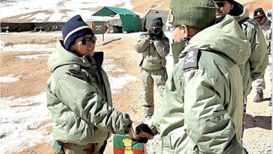 Photo of चीन से तनाव के बीच भारतीय जवानों ने गश्त बढ़ा दी है, जनरल द्विवेदी ने सेना का बढ़ाया हौसला..