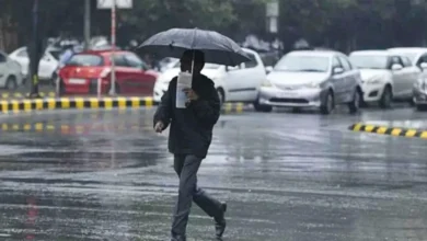 Photo of मुंबई में आज की सुबह बेमौसम बारिश से हुई जिससे तापमान नीचे गया..  