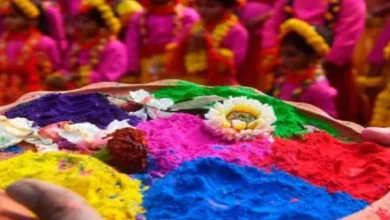 Photo of ज्योतिष शास्त्र के अनुसार होली खेलने से पहले देवी-देवता कौन सा रंग लगायें यहां जानिए-