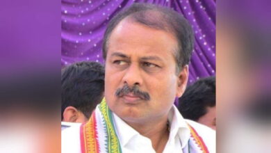 Photo of कर्नाटक में कांग्रेस के कार्यकारी अध्यक्ष ध्रुव नारायण का कार्डियक अरेस्ट से हुआ निधन