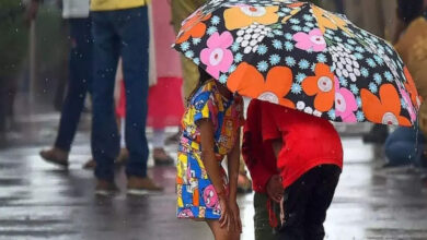 Photo of गाजियाबाद में हुई बूंदाबांदी से तापमान में दर्ज की गई गिरावट