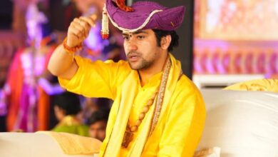 Photo of कथा कहते हुए भावुक हुए बागेश्वर धाम वाले धीरेंद्र कृष्ण शास्त्री, जानें वजह