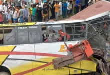 Photo of बांग्लादेश में एक तेज रफ्तार बस के खाई में गिरने से हुई कम से कम 17 लोगों की मौत…