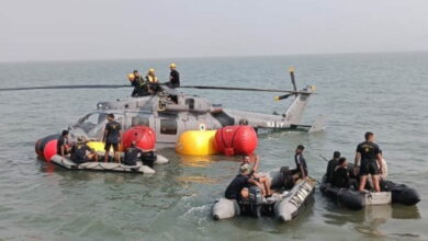 Photo of रक्षा बलों ने एएलएच ध्रुव हेलीकॉप्टरों के संचालन पर लगाई रोक, पढ़े पूरी ख़बर