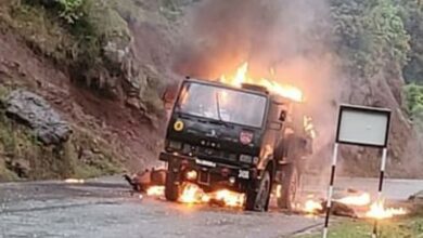 Photo of पुंछ-जम्मू नेशनल हाइवे पर सेना की गाड़ी में लगी भीषण आग, 5 जवान शहीद