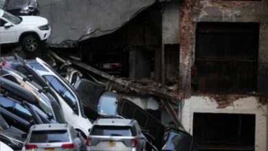 Photo of न्यूयॉर्क शहर के लोअर मैनहट्टन में एक पार्किंग गैरेज गिरने से कई लोग हुए घायल… 