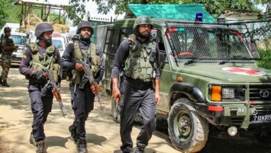 Photo of पुंछ में नियंत्रण रेखा पर संदिग्ध गतिविधियां देखने के बाद सेना की तरफ से गोलीबारी की गई है जिसमें तीन आतंकियों को पकड़ने में सफलता हासिल की..