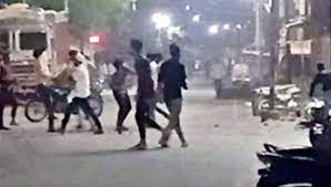 Photo of अकोला में दो गुटों के बीच हिंसक झड़प के बाद धारा 144 लागू..