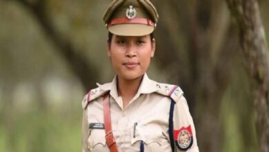 Photo of Assam महिला पुलिस अधिकारी की कार एक कंटेनर ट्रक से टकरा गई जिससे उसकी हो गई मौत..