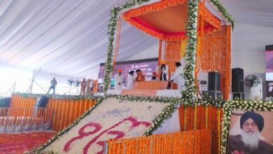 Photo of  पूर्व उप मुख्यमंत्री सुखबीर सिंह बादल ने परिवार के सदस्यों के साथ स्व. बादल को विदाई दी..