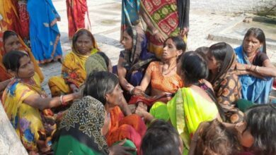 Photo of बिहार के शेखपुरा में बिजली का करंट लगने से 3 लोगों की दर्दनाक मौत हो गई जबकि चार अन्य बुरी तरह से झुलस गए..