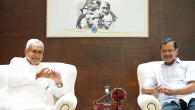 Photo of नीतीश कुमार दिल्ली में केजरीवाल से मिले, अन्य नेताओं से भी करेंगे मुलाकात, यहां पढ़े बिहार की बड़ी खबरें..