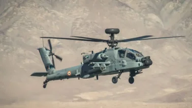 Photo of मध्य प्रदेश के भिंड जिले में अपाचे लड़ाकू हेलीकॉप्टर की आपात लैंडिंग की गई..