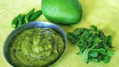 Photo of यहां हम बता रहे हैं प्याज और हरी मिर्च से बनने वाली कच्चे आम की चटनी की रेसिपी…