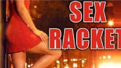 Photo of एसीपी ने प्रयागराज की राजापुर में प्रतापगढ़ की एक महिला सेक्स रैकेट का किया भंडाफोड़