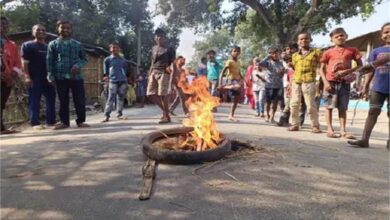 Photo of सुपौल में दुर्गा मंदिर में हुई 5 लाख की संपति की चोरी, लोगों ने किया सड़क जाम