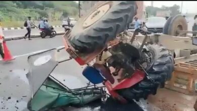 Photo of अयोध्या: प्रतिमा विसर्जन कर लौट रही ट्रैक्टर ट्राली पलटी…