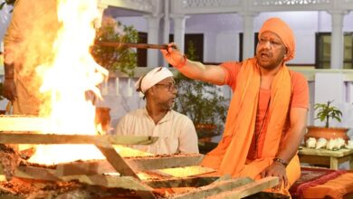 Photo of सीएम योगी ने विधि विधान से किया हवन, मां जगतजननी से की प्रार्थना