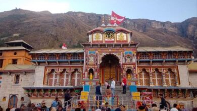 Photo of बंद हुए चारधाम के कपाट, सूतक काल से पहले की गई शाम की आरती…