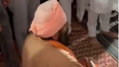 Photo of डेरे में धार्मिक ग्रंथ की बेअदबी, पाठी के कमरे से मिली शराब…