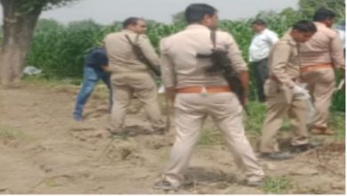 Photo of मेरठ में चोरी की वारदात: बदमाशों ने चलते ट्रक से उड़ाया लाखों का सामान….
