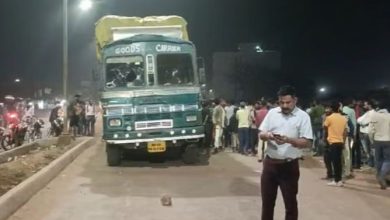 Photo of अशोकनगर: बाइक सवार युवकों की ट्रक की चपेट में आने से मौत