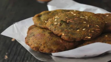 Photo of सर्दियों में सीजन में चाय के साथ लुत्फ उठाएं कुरकुरे ‘बाजरा मेथी वड़े’ का, जानिए विधि