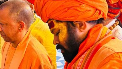 Photo of अयोध्या: सीएम योगी ने बच्चों को खिलाया खाना, राम मंदिर पहुंचकर देखी मंदिर की प्रगति