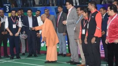 Photo of लखनऊ: सीएम योगी पहुंचे बैडमिंटन कोर्ट में…