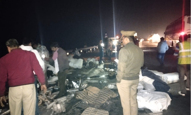 Photo of उन्नाव-आगरा लखनऊ एक्सप्रेसवे पर भीषण सड़क हादसा, दो की मौत..
